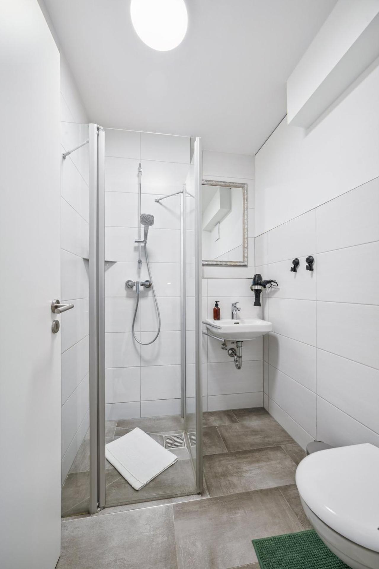 Sali Homes Elegant And Stylish Retreat In Heart Of Bayreuth, Close To River Ngoại thất bức ảnh
